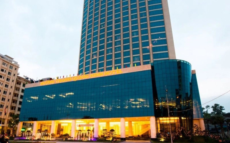 nên ở Hòn Gai hay Bãi Cháy